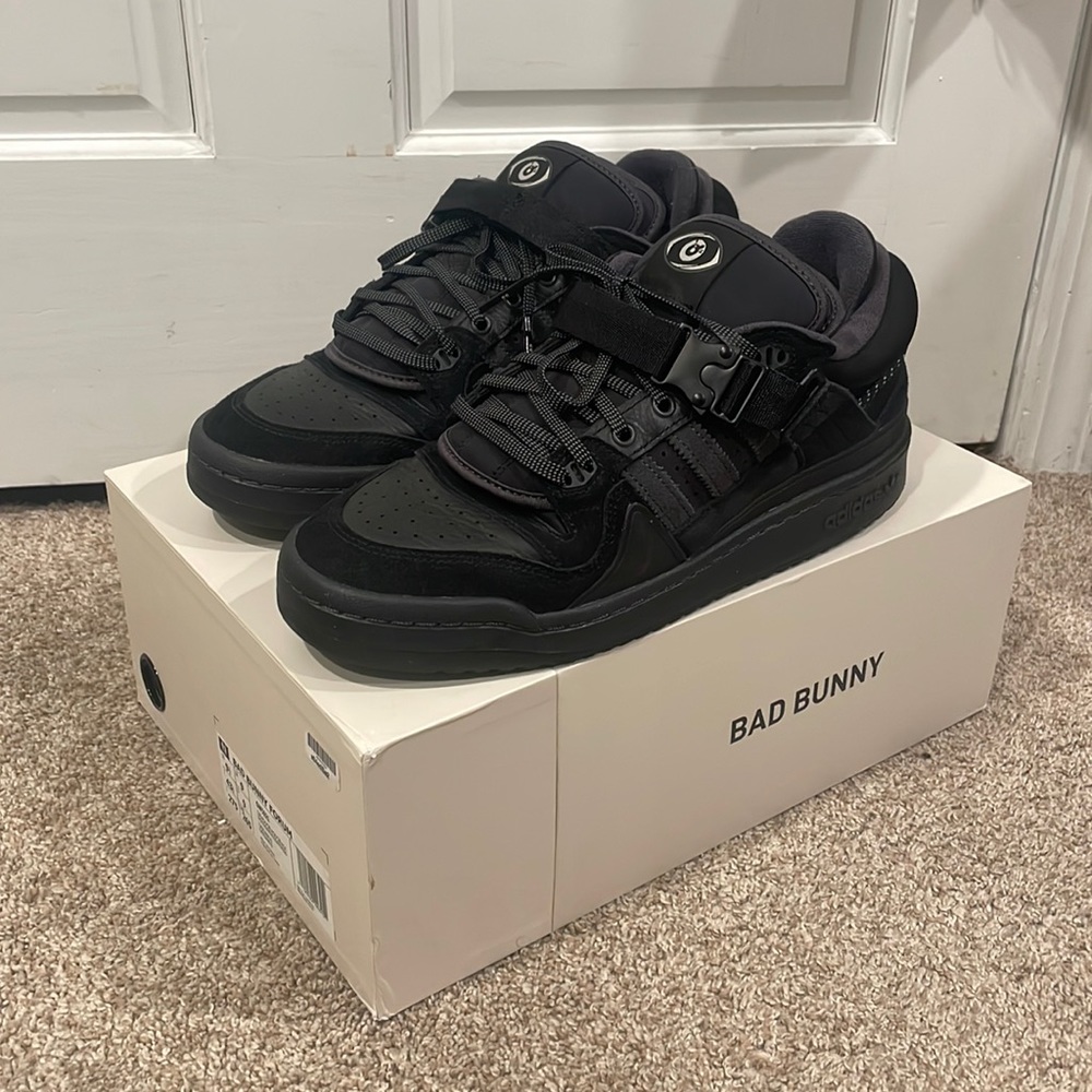 Bad Bunny Adidas Low Forum “Back to School” Size 9.5